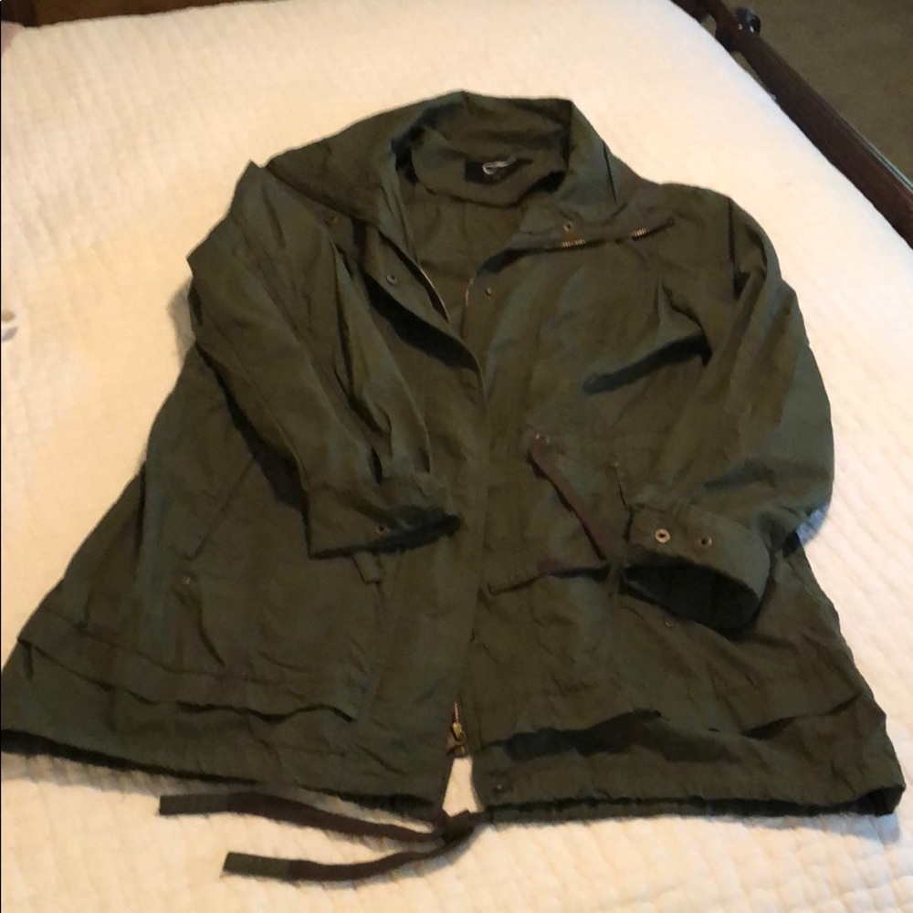 Be Boundless army green jacket, L